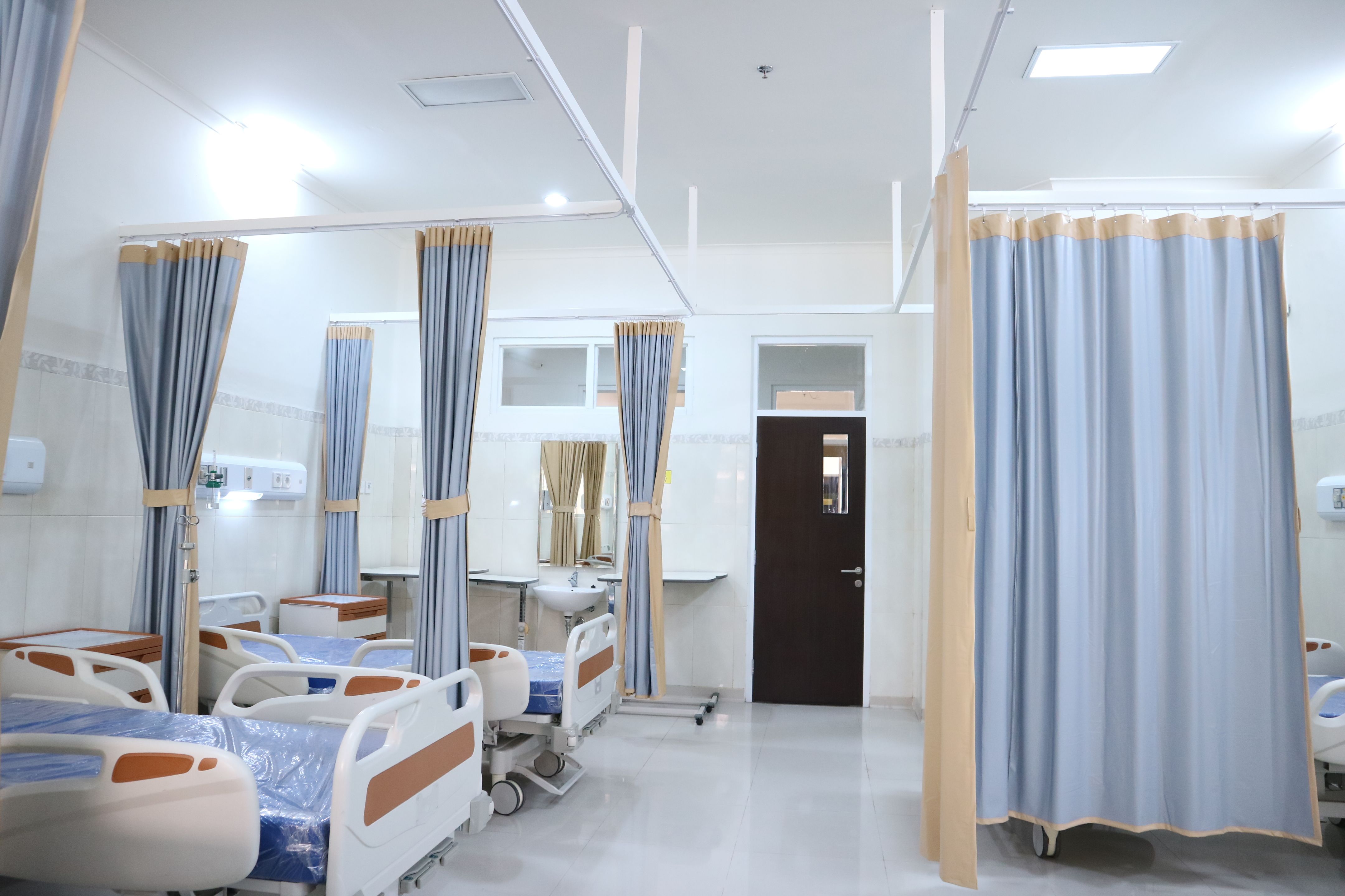 Fasilitas Medis Modern & Terakreditasi