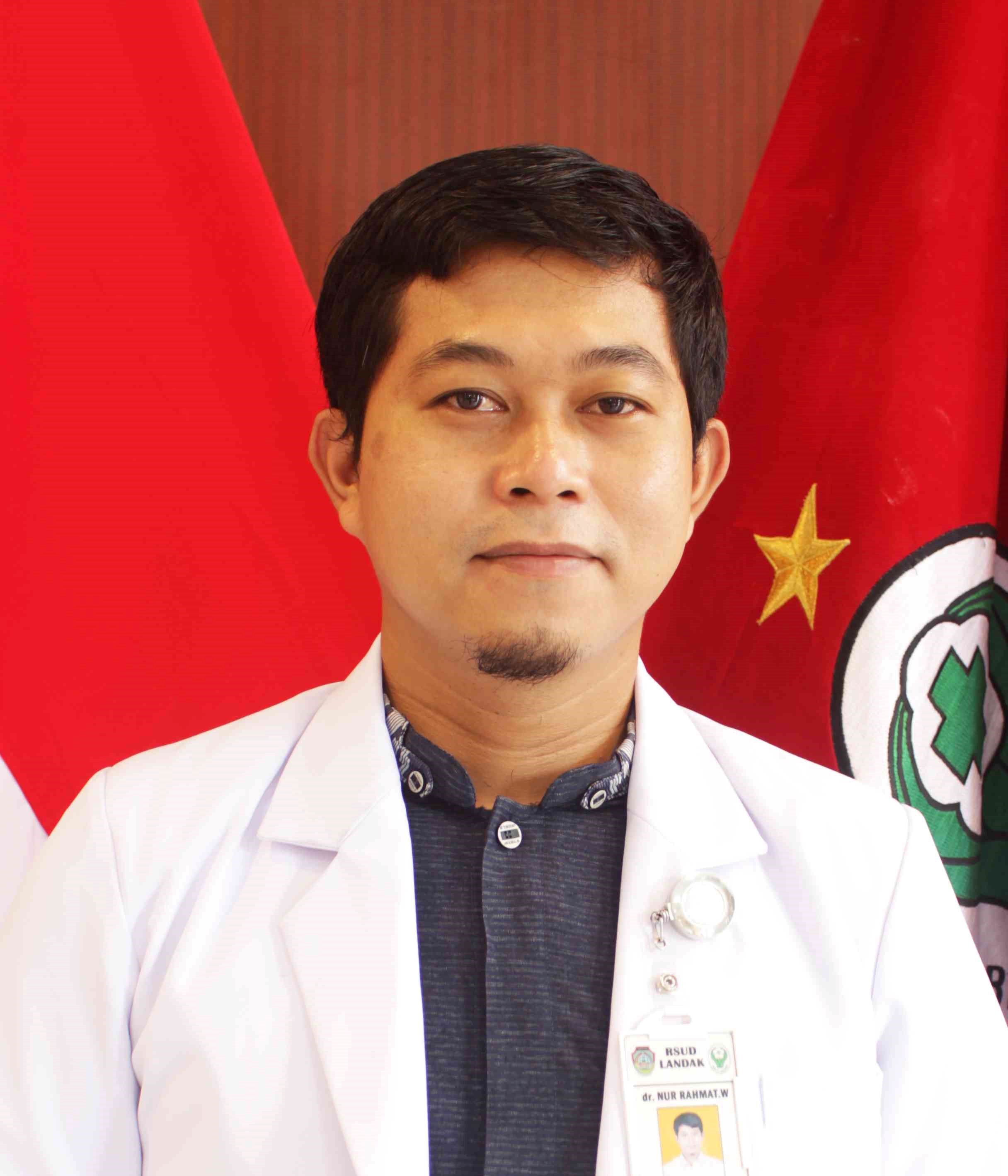 dr. Nur Rahmat Wibowo